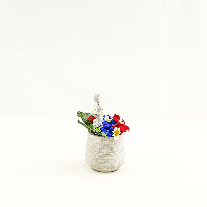 Composition florale artificielle bleuet coquelicot marguerite garçon – Image 2